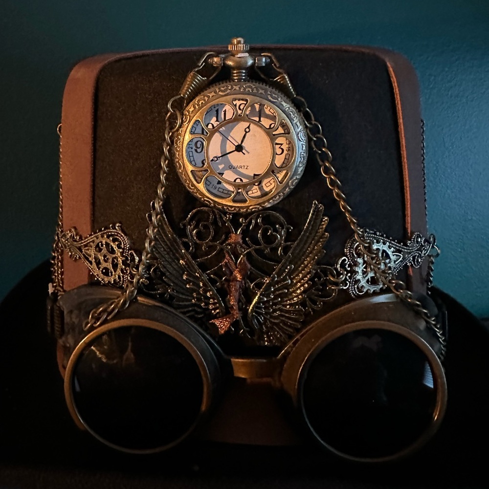 Steampunk Hat! Quality item with great details!